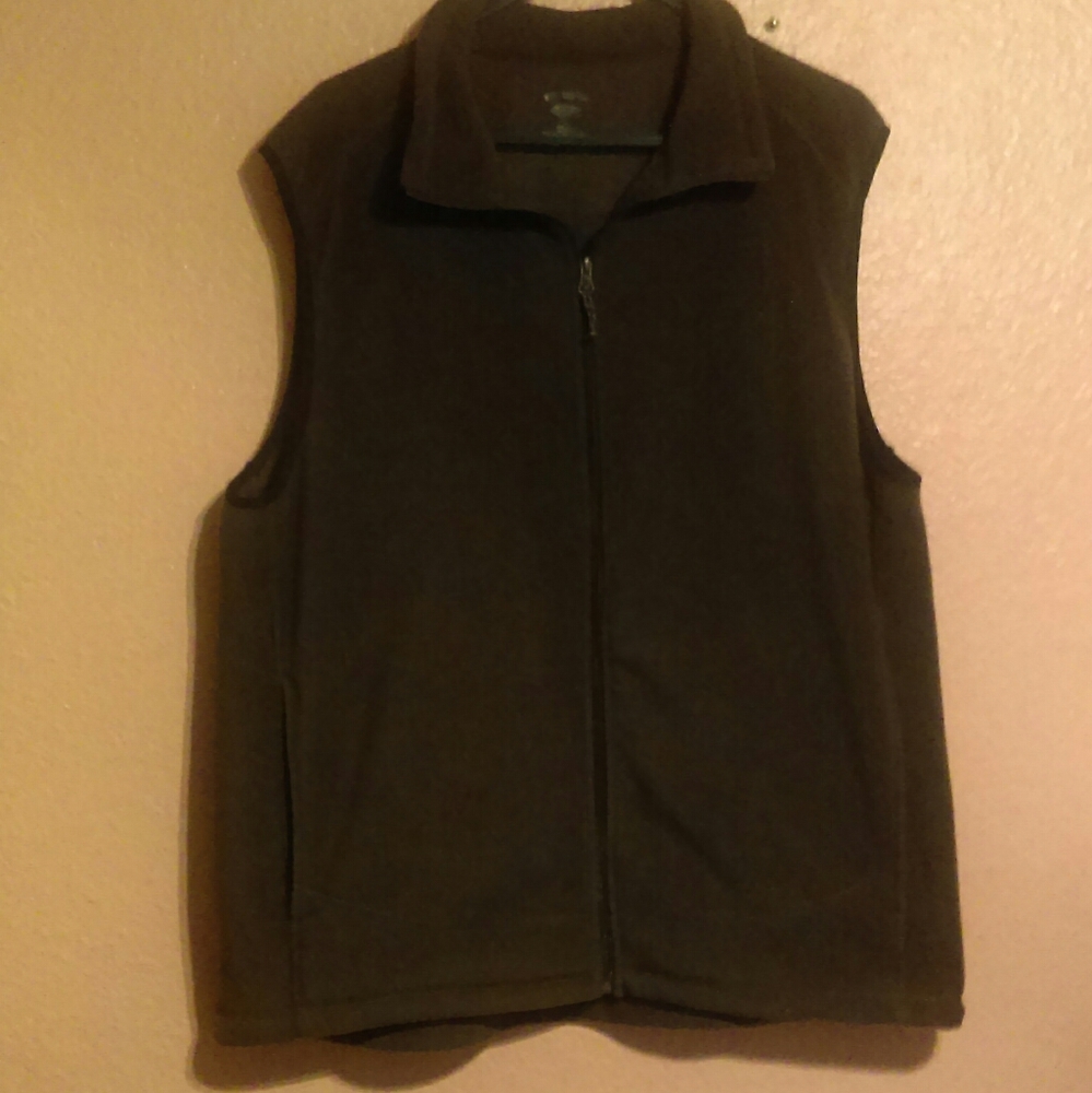 Reel Legends brown fleece vest